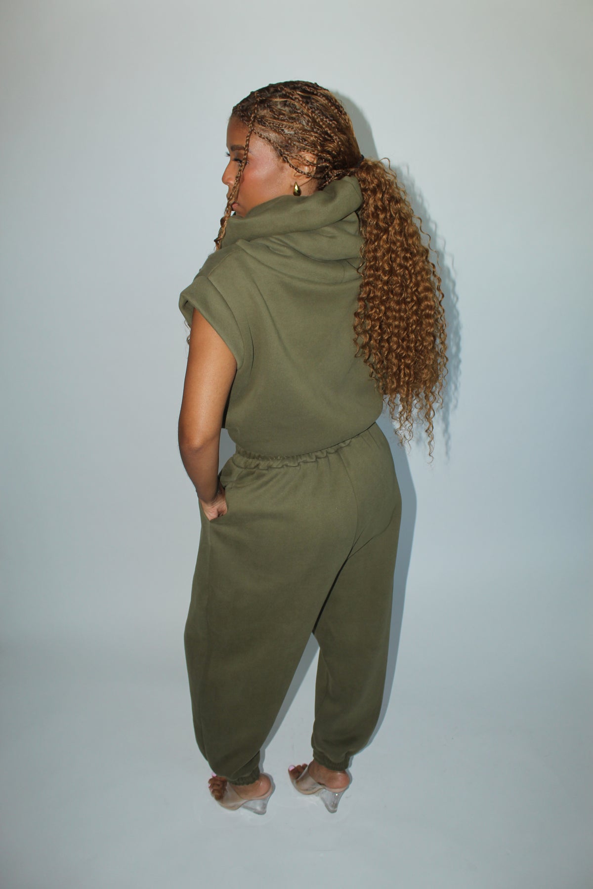 JHENE SWEATSUIT OLIVE