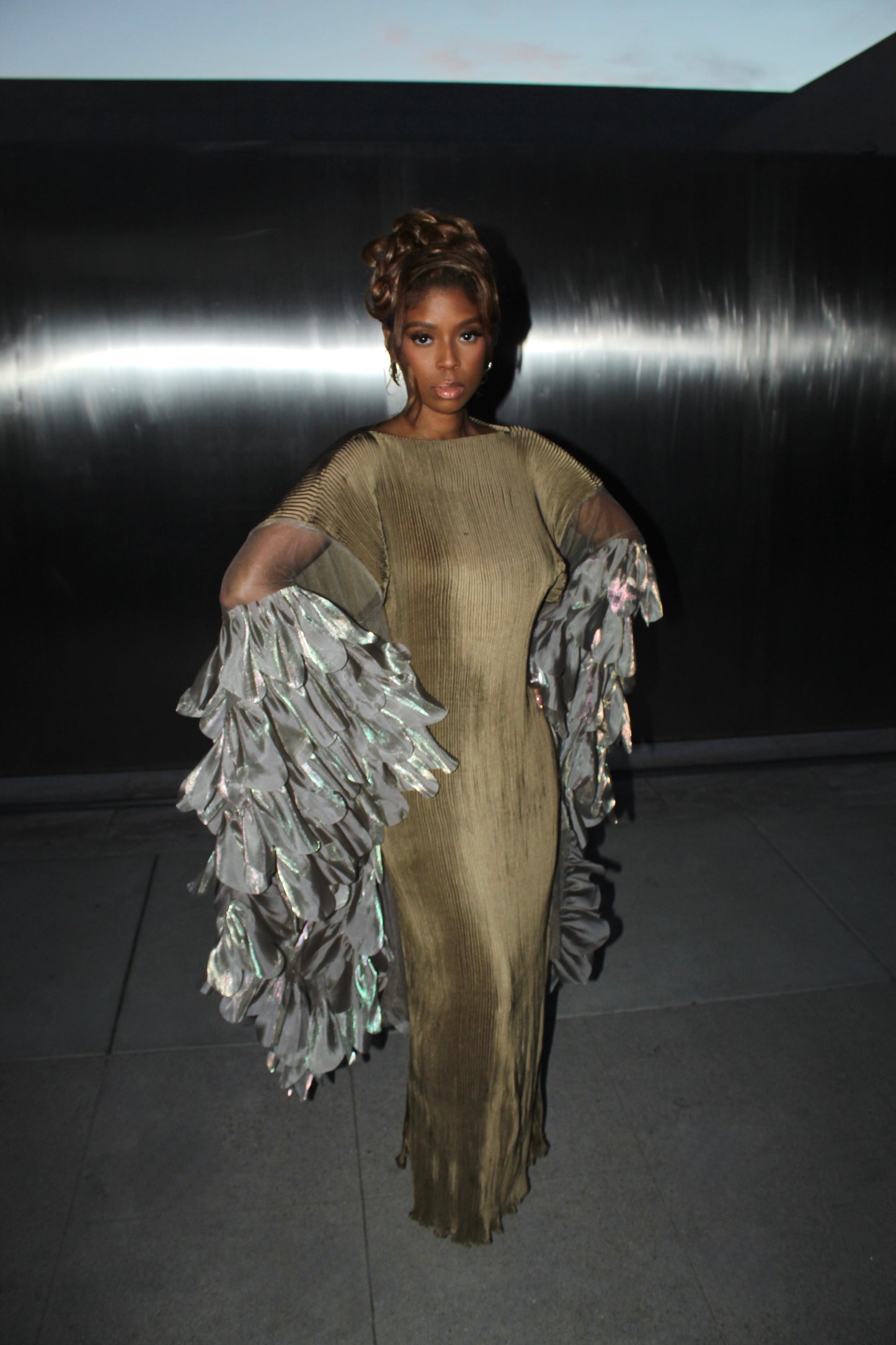 MAIN EVENT DRESS - OLIVE